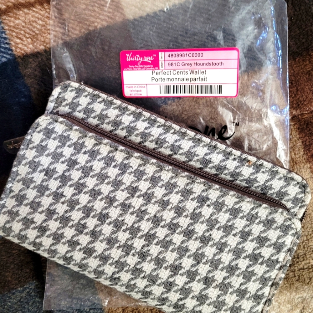 Thirty-One Grey Houndstooth Perfect Cents Wallet